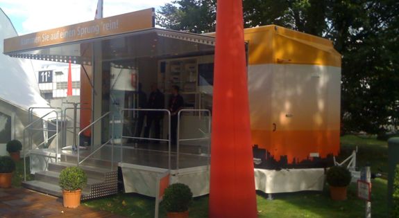 Der Promotionanhänger von "Canon" ist für Messen, Roadshows und Kundenpräsentationen einsetzbar.