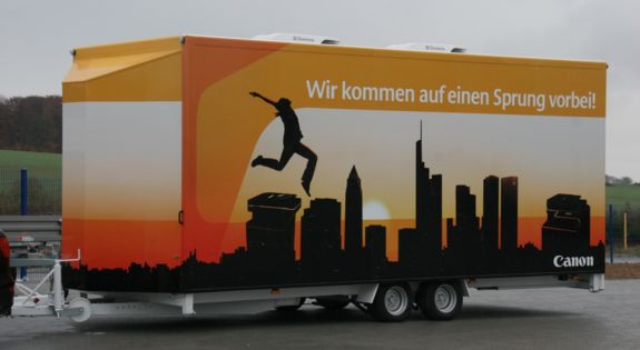 Der Promotionanhänger von "Canon" ist für Messen, Roadshows und Kundenpräsentationen einsetzbar.
