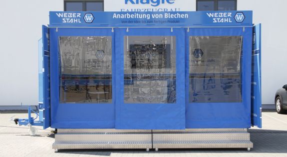 Der Promotionanhänger der "Weber Stahl GmbH" ist für Messen, Roadshows und Kundenpräsentationen einsetzbar.