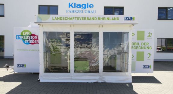Der Promotionanhänger von "Landschaftsverband Rheinland " ist für Messen, Roadshows und Kundenpräsentationen einsetzbar.