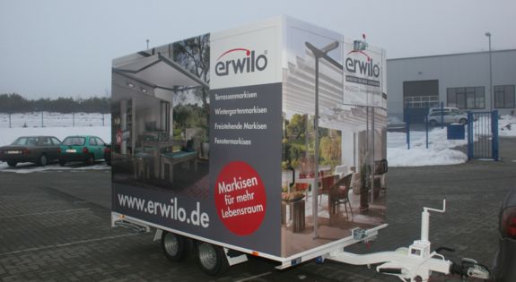 Der Promotionanhänger von "Kadeco" ist für Messen, Roadshows und Kundenpräsentationen einsetzbar.