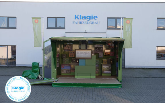 Promotionanhänger für das „UNESCO-Biosphärenreservat Rhön“ ist für Messen, Roadshows und Präsentationen einsetzbar.