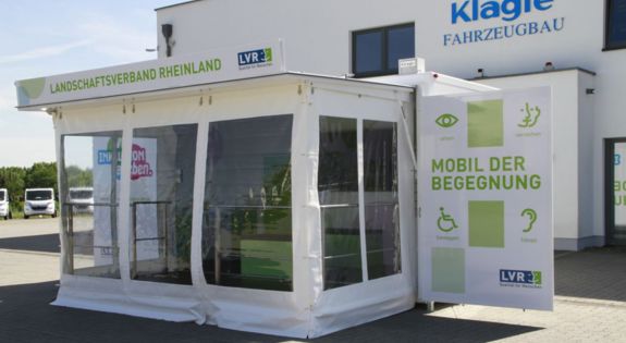 Der Promotionanhänger von "Landschaftsverband Rheinland " ist für Messen, Roadshows und Kundenpräsentationen einsetzbar.