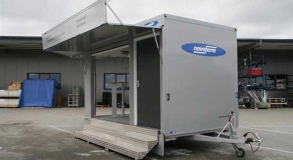 Der Promotionanhänger von "Novoferm" ist für Messen, Roadshows und Kundenpräsentationen einsetzbar.