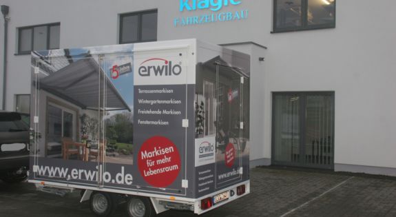 Der Promotionanhänger von "Kadeco" ist für Messen, Roadshows und Kundenpräsentationen einsetzbar.