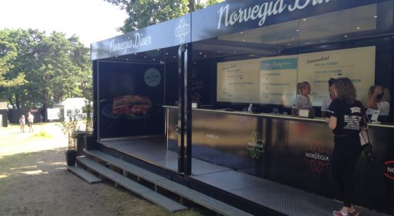 Der Promotionanhänger von "Eventsupport Norwegen" ist für Messen, Roadshows und Kundenpräsentationen einsetzbar.
