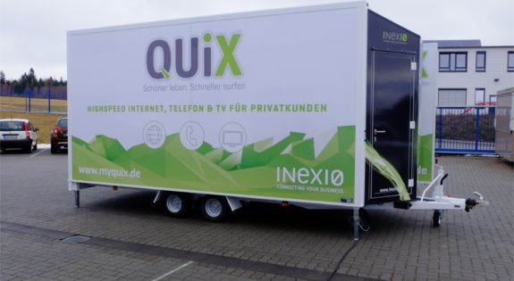 Der Promotionanhänger von "inexio" ist für Messen, Roadshows und Kundenpräsentationen einsetzbar.