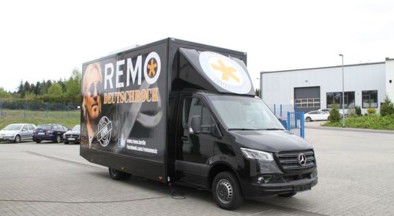 Musiker Remo setzt auf hochwertige Qualitätsfahrzeuge von Klagie Fahrzeugbau.