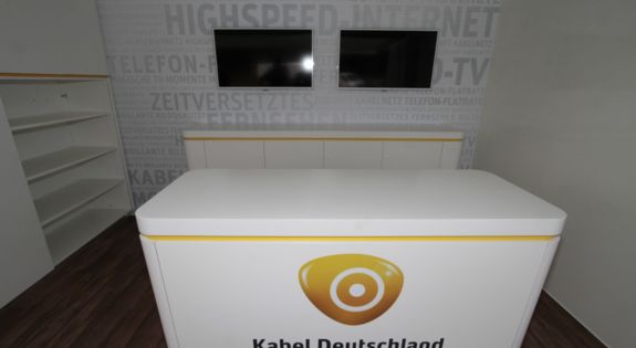 Auch die Kabel Deutschland GmbH setzt auf hochwertige Qualitätsfahrzeuge von Klagie Fahrzeugbau.