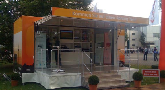 Der Promotionanhänger von "Canon" ist für Messen, Roadshows und Kundenpräsentationen einsetzbar.